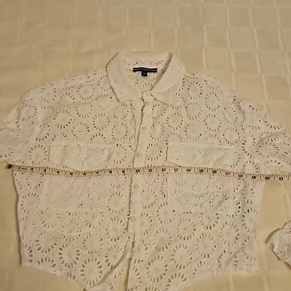 Guess Women's Embroidery Eyelet Button Front Crop Tie Front Shirt Small White - Picture 10 of 16